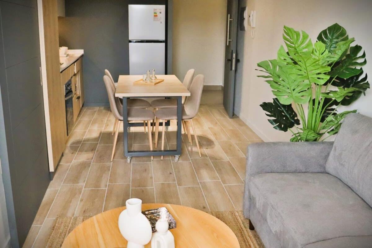 Hom I Luminoso Depto 1d1b 2pax Con Terraza Apartamento Santiago